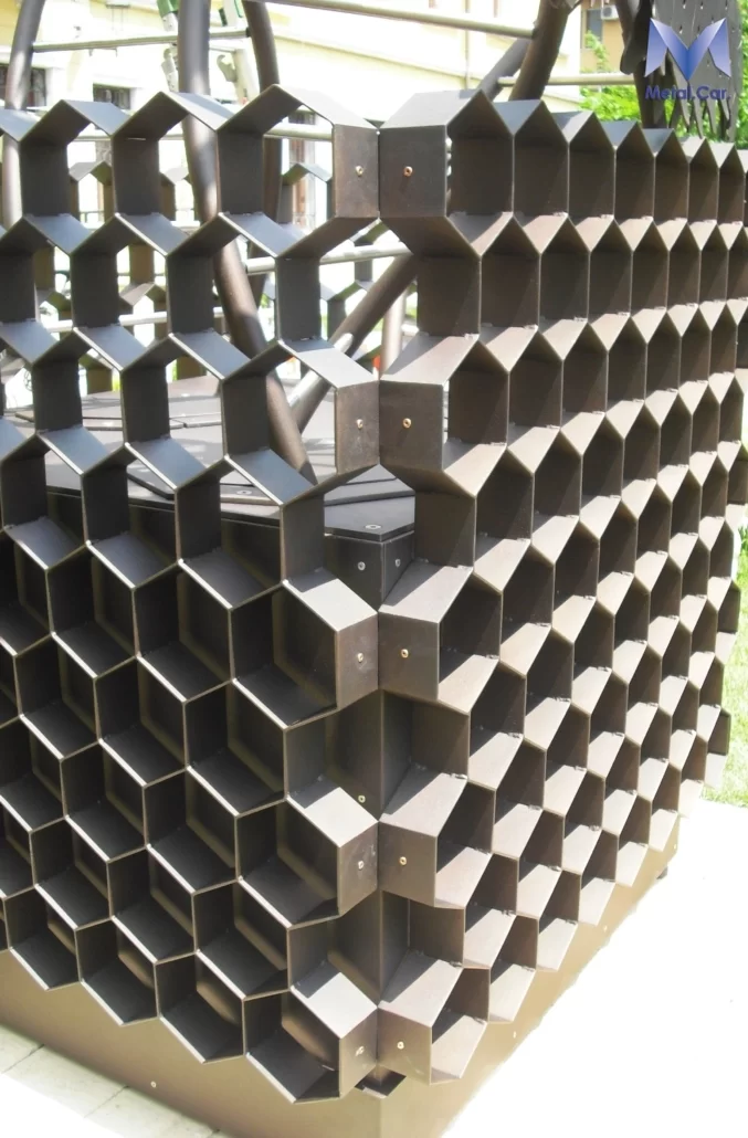 esapolis-677×1030-1