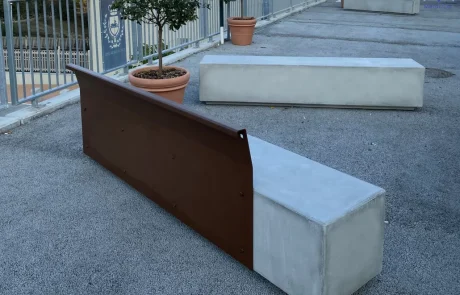 seduta-in-cemento-con-spalliera-1030×773-1